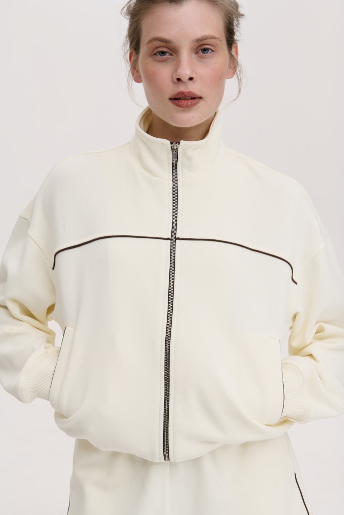 СЕТ: СВІТШОТ ОЛІМПІЙКА НА БЛИСКАВЦІ З ШОРТАМИ 1266 зображення